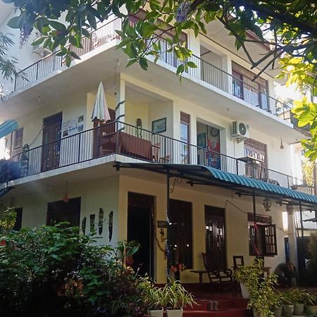 Little Swan Guest House Bentota Exterior photo