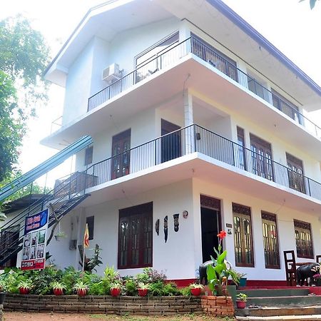 Little Swan Guest House Bentota Exterior photo