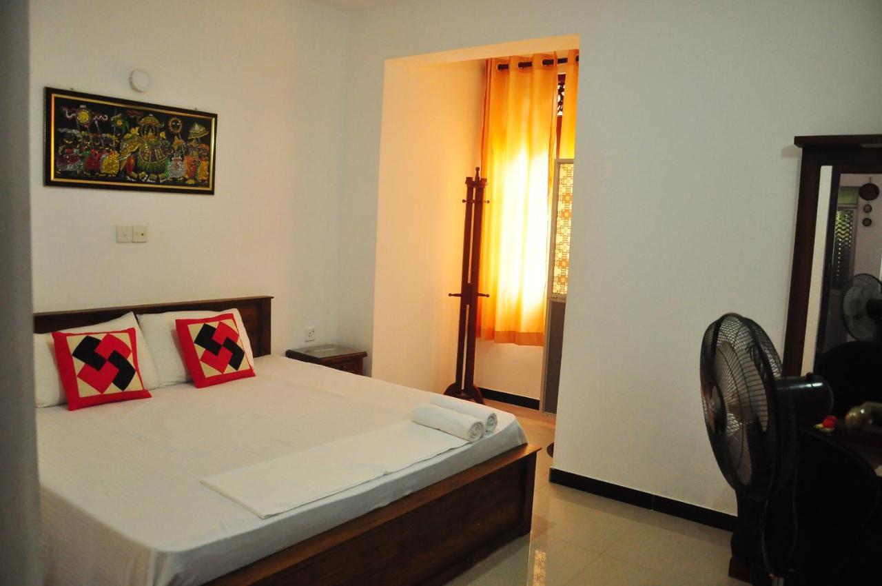 Little Swan Guest House Bentota Exterior photo